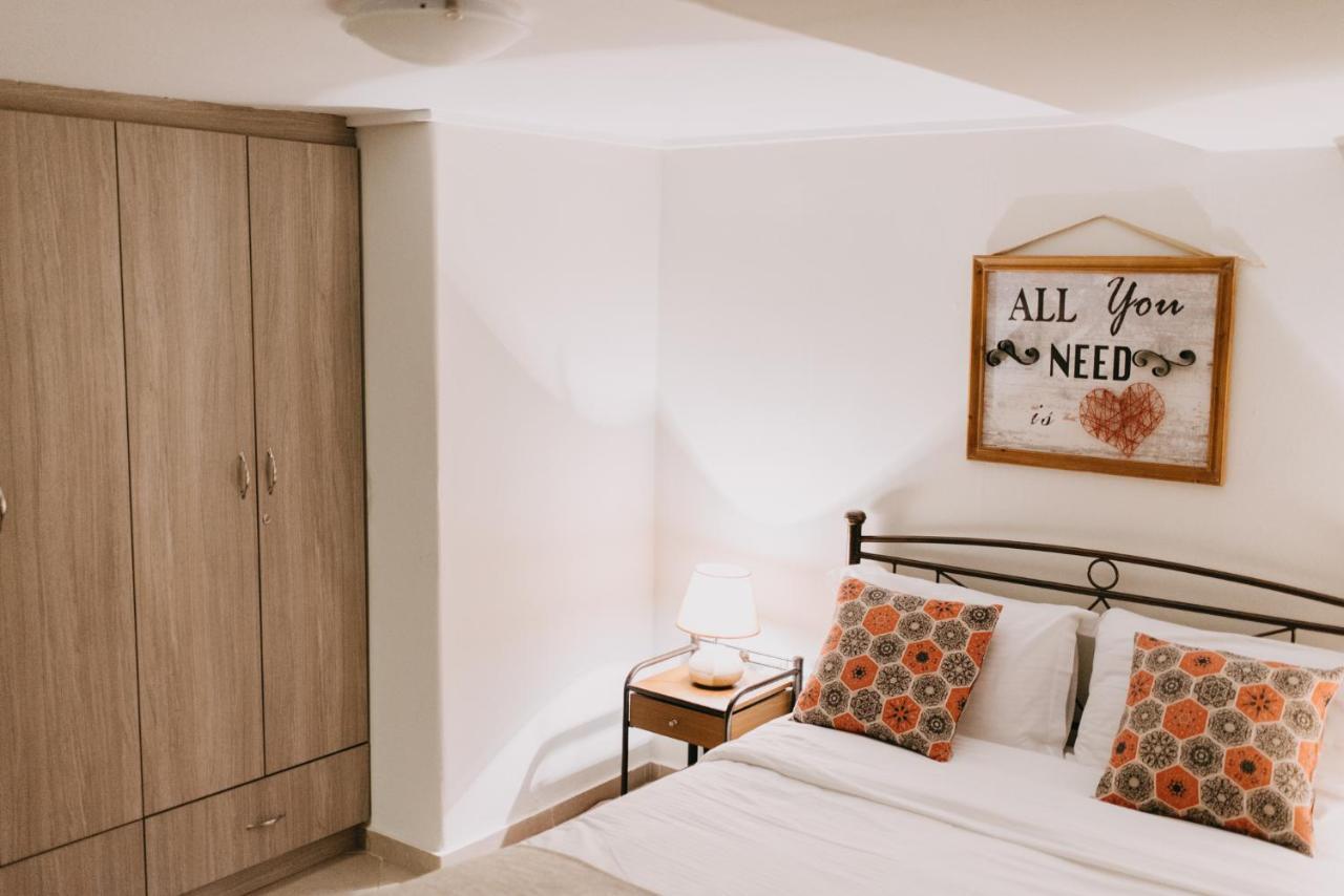 Best House, Central Aprtm., Agiou Nikolaou, Patra エクステリア 写真